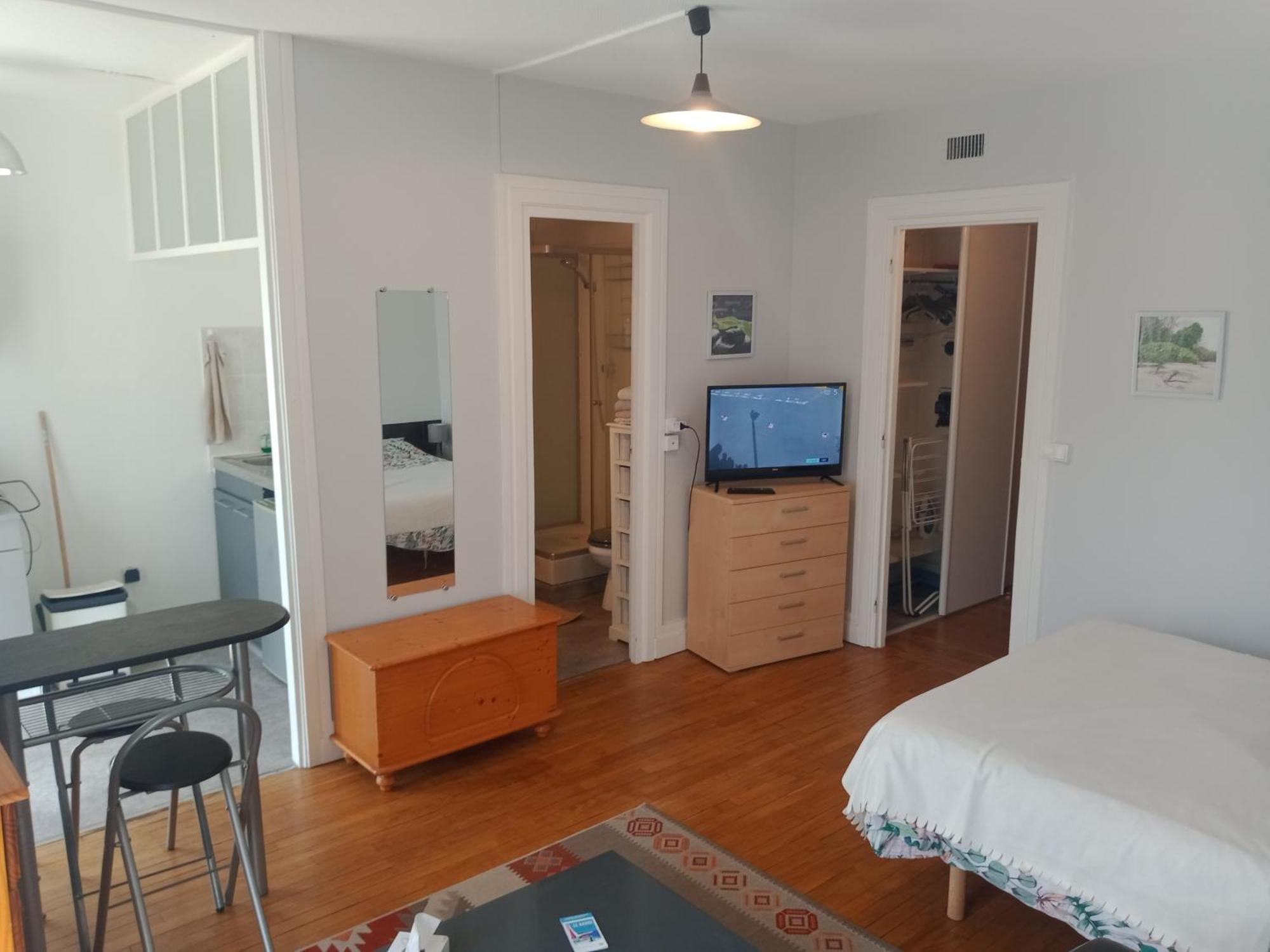 Appartement Perret 105 Rue Victor Hugo, Lumineux, Plein Centre, Parking Prive Arrivee Autonome Tout A Pied Гавр Екстер'єр фото