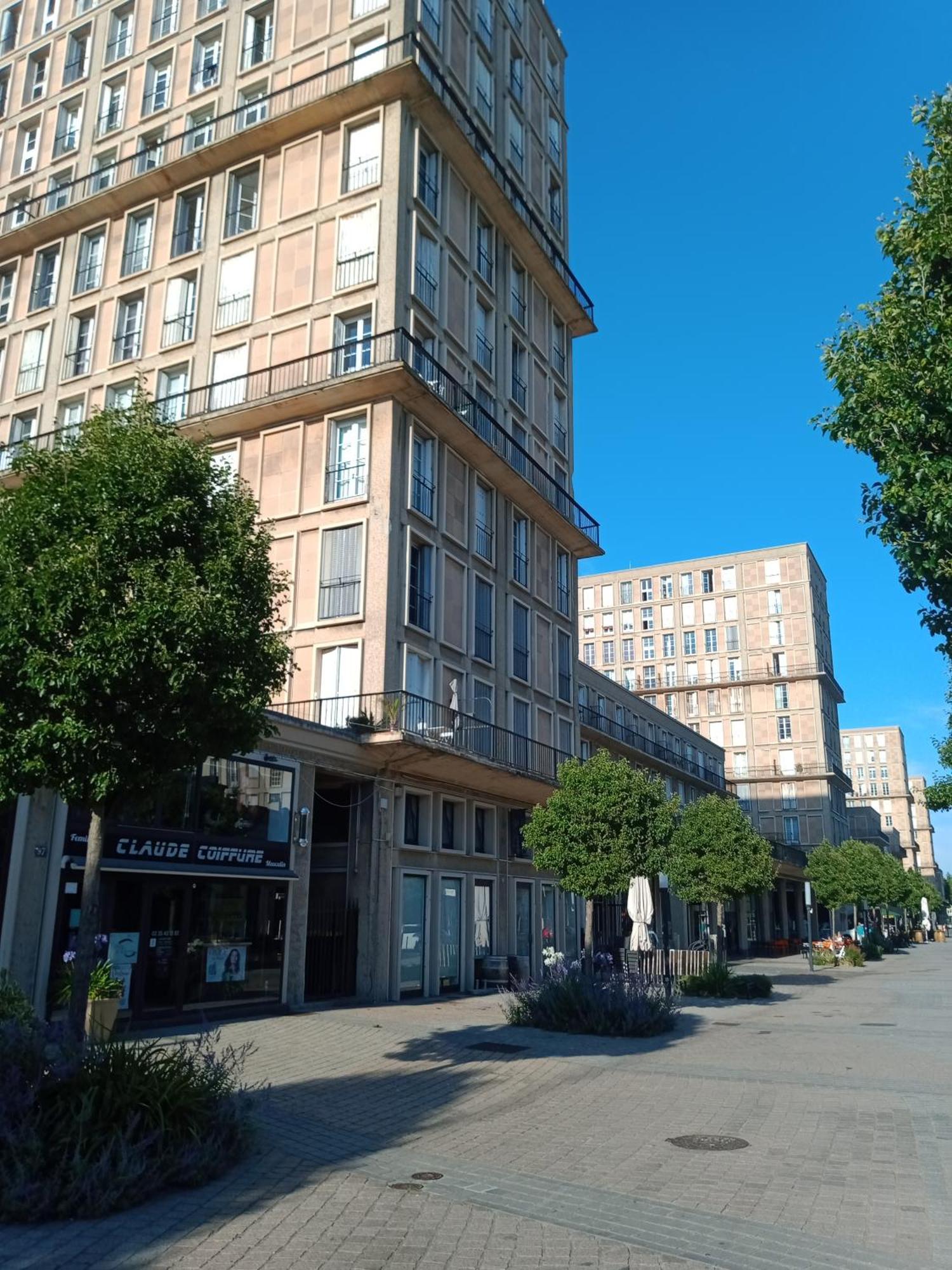 Appartement Perret 105 Rue Victor Hugo, Lumineux, Plein Centre, Parking Prive Arrivee Autonome Tout A Pied Гавр Екстер'єр фото